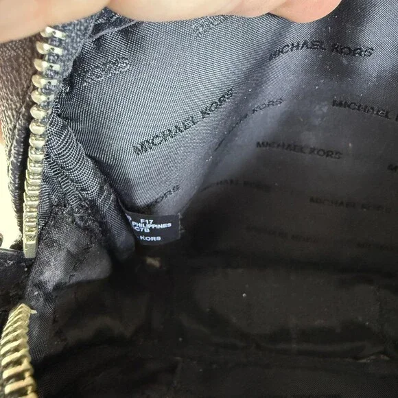 MICHAEL KORS Jet Set East West Crossbody Bag Black MK Signature Top Zip Purse - Picture 15 of 16